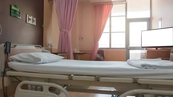 应届生怎么落户深圳_董璇失去的口碑，竟然被自己9岁的女儿挽回了 竟那个市场烂了已经