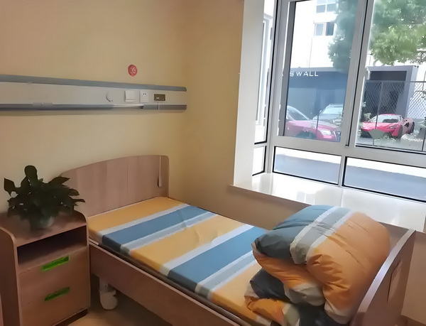 深圳研究生入户_不会唱歌却开演唱会，58岁的郑伊健消费情怀？ 